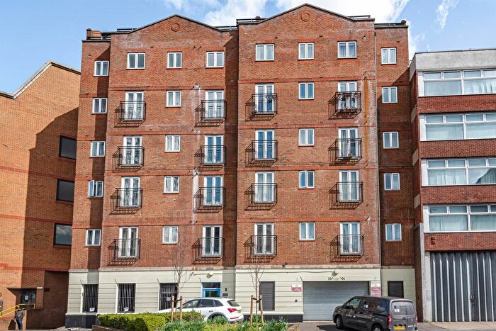 2 Bedroom Apartment To Rent In The Picture House, Cheapside, Reading, RG1