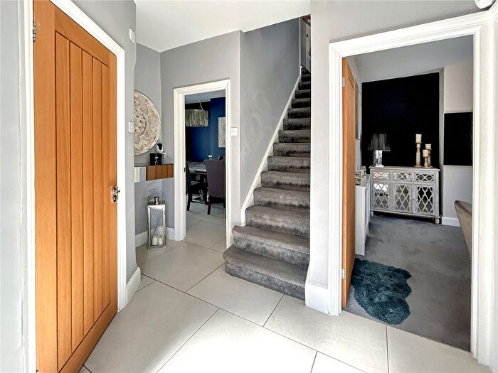 4 Bedroom Semi-Detached House For Sale In Elmcroft Avenue, Sidcup, Kent, DA15 - Photo 2