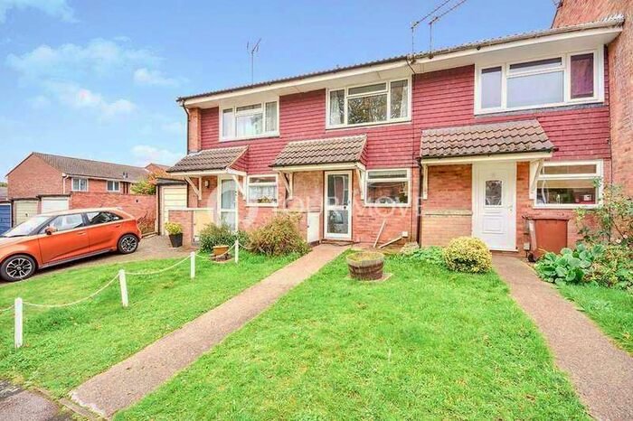 2 Bedroom House To Rent In Abinger Drive, Lordswood Chatham, Kent, ME5