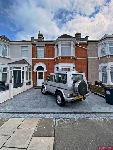 4 Bedroom Terraced House To Rent In Blythswood Road, Seven Kings, IG3