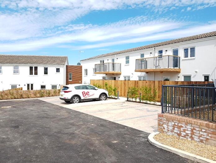 2 Bedroom End Of Terrace House To Rent In Beecroft Way, Dunstable, LU6