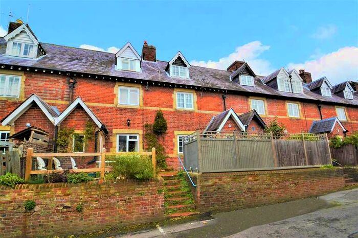 3 Bedroom Town House To Rent In Arundel, West Sussex, BN18