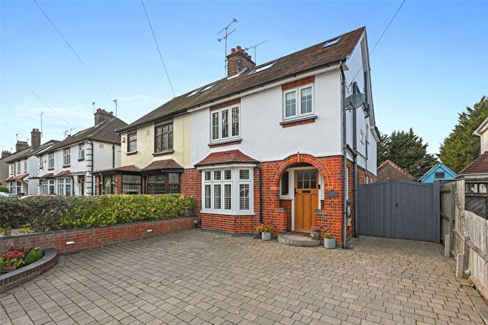 4 Bedroom Semi Detached House For Sale In Widford Road, Chelmsford, Essex, CM2