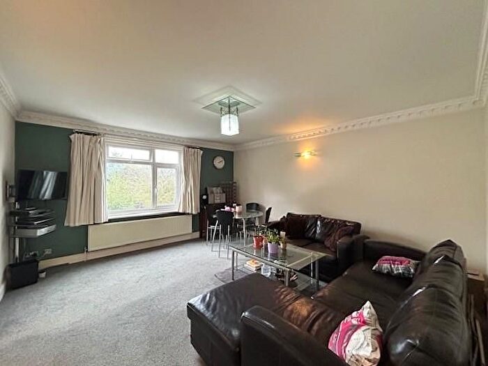 3 Bedroom Flat To Rent In Hamilton Road, Ealing, W5