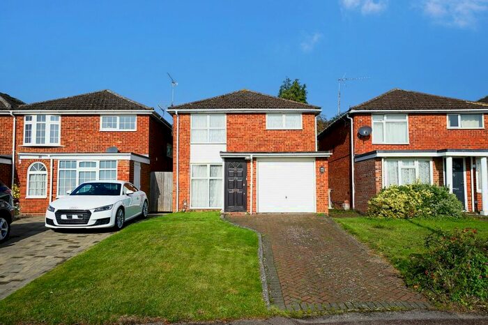 3 Bedroom Detached House For Sale In Bideford Green, Linslade, Leighton Buzzard, LU7