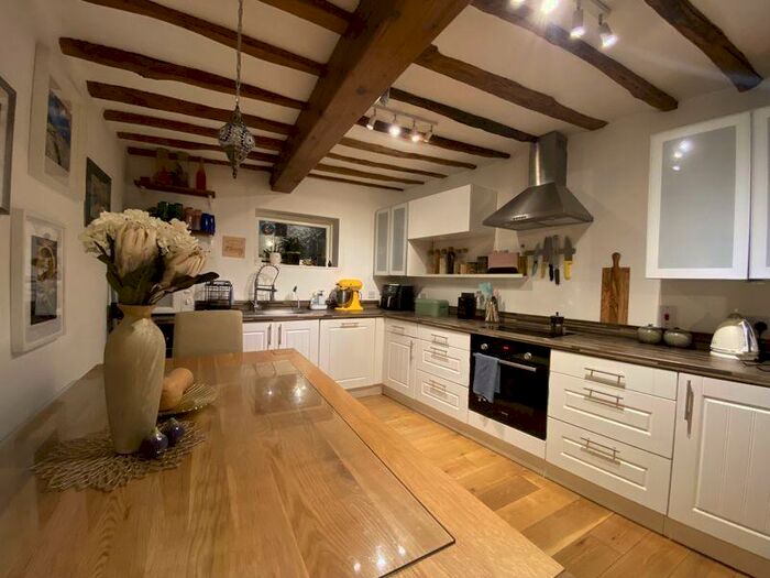 2 Bedroom Barn Conversion To Rent In Kingswood Court, Braintree, CM7