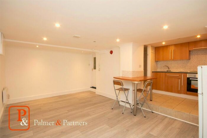 Apartment To Rent In South Street, Colchester, Essex, CO2