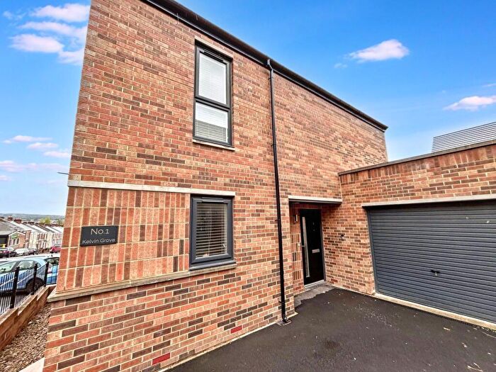 3 Bedroom Detached House For Sale In Kelvin Grove, Bensham, Gateshead, Tyne And Wear, NE8