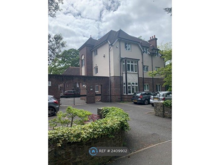 2 Bedroom Flat To Rent In Talbot Pines, Bournemouth, BH3