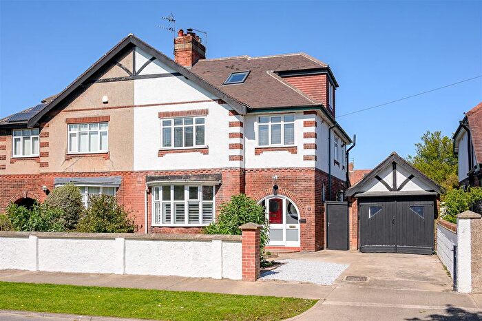 4 Bedroom Semi Detached House For Sale In Muncastergate, Heworth, York, YO31