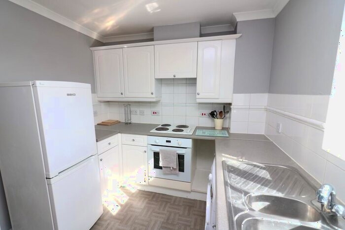 2 Bedroom Flat To Rent In Node Way Gardens, Welwyn, AL6