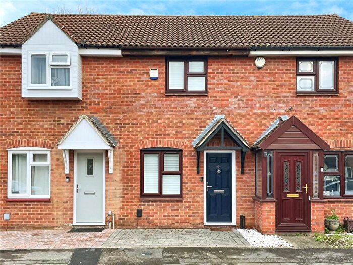 2 Bedroom Terraced House For Sale In Mansard Close, Hornchurch, Essex, RM12