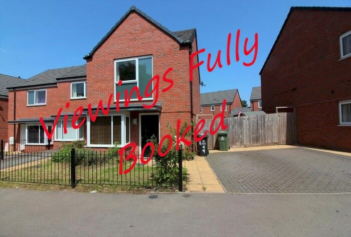 2 Bedroom Semi-Detached House To Rent In Pennine Way, Willenhall, WV12