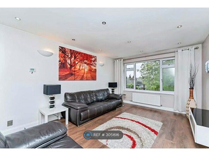 2 Bedroom Flat To Rent In Stickleton Close, Greenford, UB6