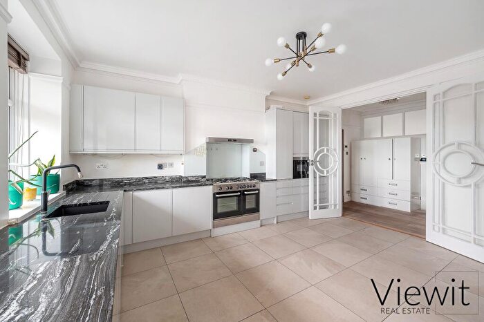 4 Bedroom Apartment To Rent In Palace Court, Hampstead, London, NW3