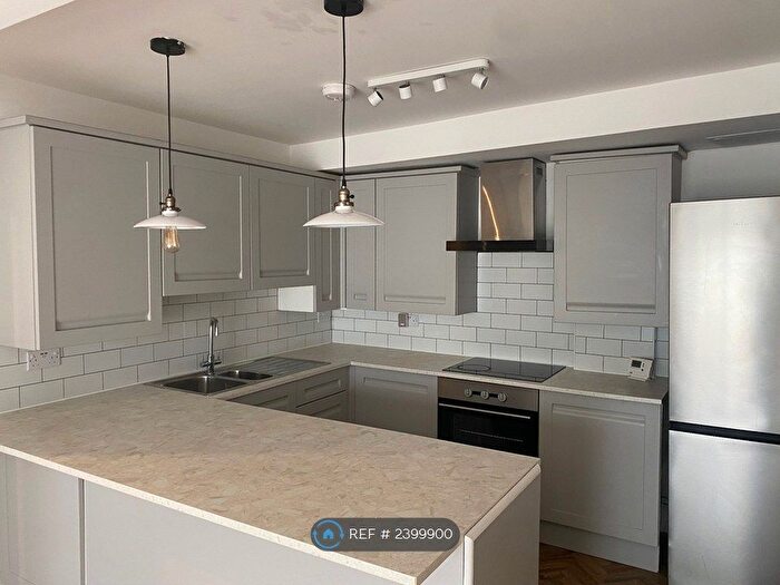 2 Bedroom Flat To Rent In St. Georges Road, Brighton, BN2