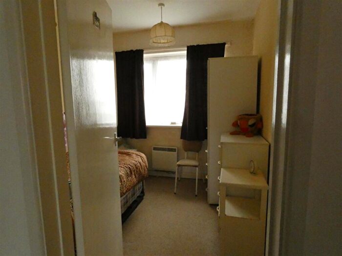 4 Bedroom Detached Bungalow For Sale In Penbanc, Fishguard, SA65