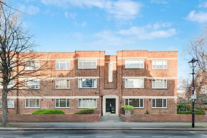 2 Bedroom Flat For Sale In Bedford Road, Chiswick, W4