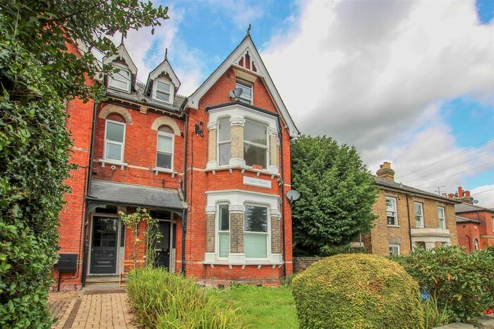 1 Bedroom Flat To Rent In Warley Hill, Brentwood, Essex, CM14