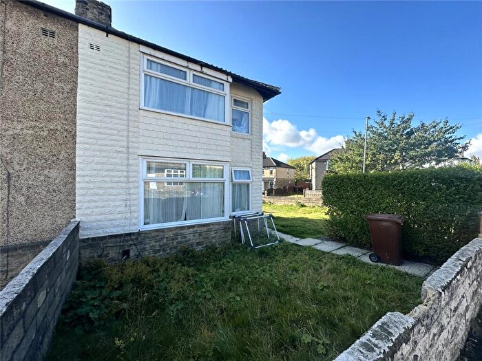3 Bedroom Semi-Detached House To Rent In Moorland Road, Pudsey, West Yorkshire, LS28