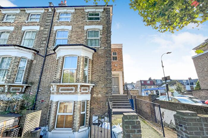 Studio For Sale In Loftus Road, London, W12