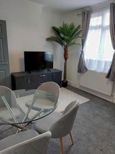 2 Bedroom Flat To Rent In Lytton Road, New Barnet, Barnet, EN5