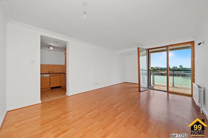 2 Bedroom Flat To Rent In Shackleton Court, London, E14