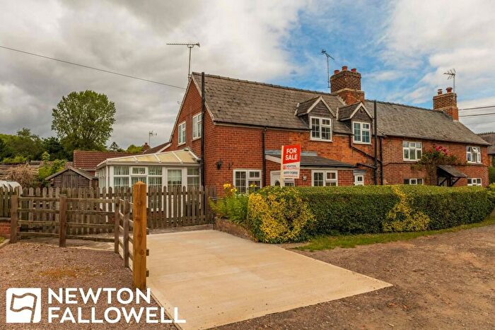 3 Bedroom Semi-Detached House For Sale In Gamston, Retford, DN22