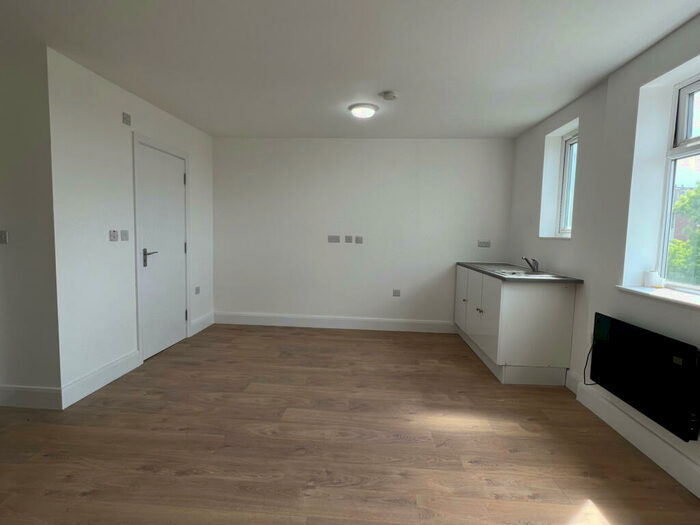 Studio To Rent In Modern Studio, Including Water & Council Tax In Neasden Lane, NW10