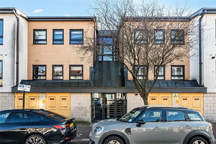2 Bedroom Flat For Sale In Maud Road, London, E10