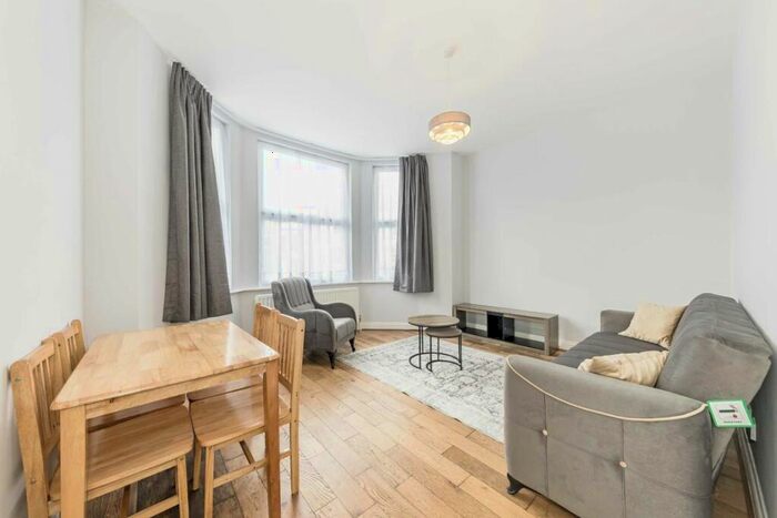 1 Bedroom Flat To Rent In Craven Park, Willesden, NW10