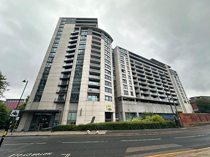 2 Bedroom Apartment To Rent In Centenary Plaza, Holliday Street, Birmingham, B1