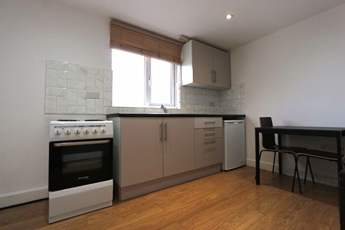 1 Bedroom Flat To Rent In Windmill Road, London, N18