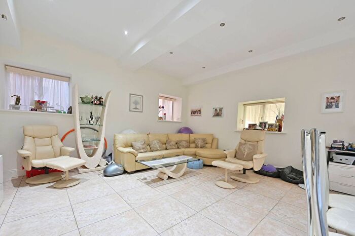 2 Bedroom Flat For Sale In Connaught House, Royal Connaught Drive, Bushey, WD23