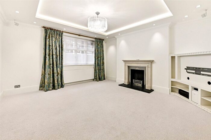 3 Bedroom Flat To Rent In Draycott Avenue, London, SW3