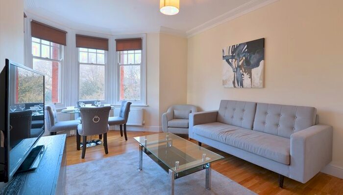1 Bedroom Flat To Rent In Hamlet Gardens, Ravenscourt Park, W6