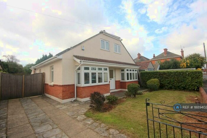 7 Bedroom Bungalow To Rent In Namu Road, Bournemouth, BH9