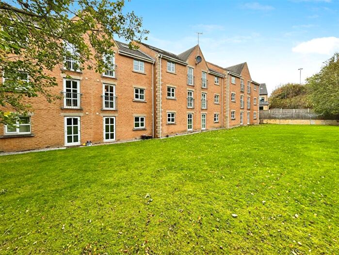 2 Bedroom Apartment For Sale In Henshaw Mews, Yeadon, Leeds, LS19