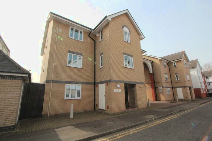 2 Bedroom Apartment To Rent In Victoria Chase, Colchester, CO1