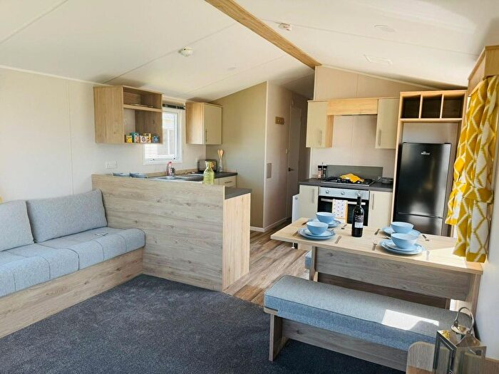 3 Bedroom Mobile/park Home For Sale In Dovercourt Haven Caravan Park, Low Road, Harwich, CO12