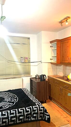 Studio To Rent In Flat, Wesley Avenue, Park Royal, London, NW10
