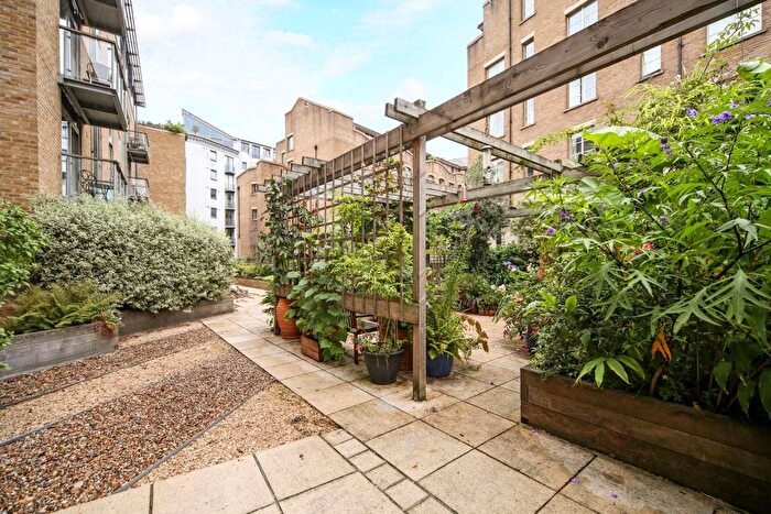 2 Bedroom Flat For Sale In Coopers Lodge, Tooley Street, London, SE1