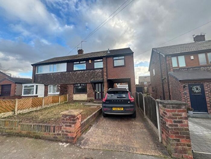 4 Bedroom Semi-Detached House To Rent In Harefield Road, Pontefract, WF8