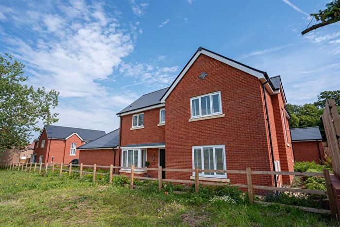 4 Bedroom Detached House For Sale In Drury Grove, Hatfield Peverel, CM3