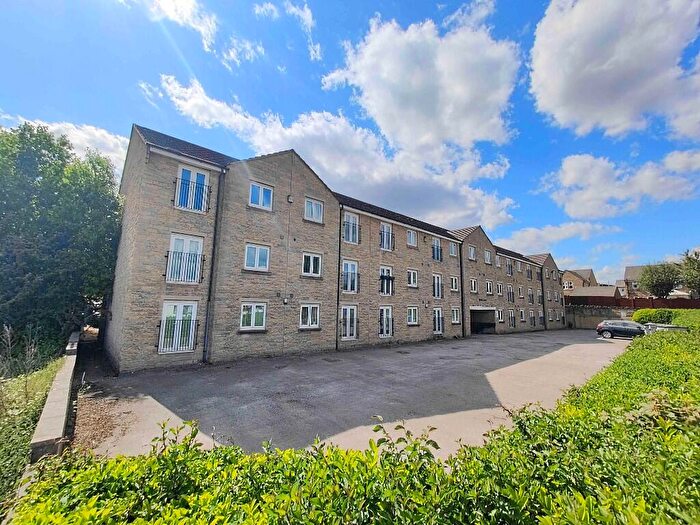 2 Bedroom Apartment For Sale In Broadoaks, Halifax Road, Hipperholme, HX3