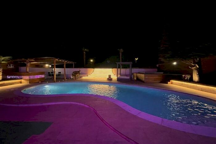 4 Bedroom Detached House To Rent In Courtland Drive, Chigwell, IG7