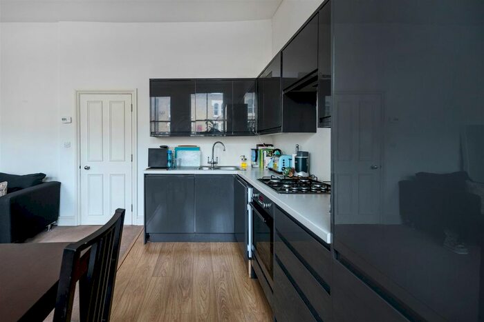 1 Bedroom Flat To Rent In Upper Richmond Road, Putney, London, SW15