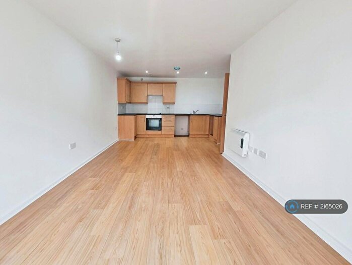 2 Bedroom Flat To Rent In Bolton Road, Blackburn, BB2