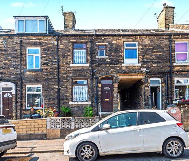 2 Bedroom Terraced House For Sale In Holme Street, Bradford, BD5