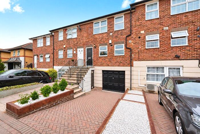 3 Bedroom Terraced House For Sale In Nutmeg Close, London, E16